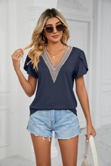 V-neck Short Sleeve Solid Color T-shirt