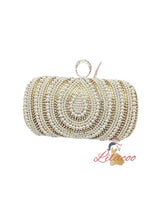 Holding Pearl Dinner Handbag Bag