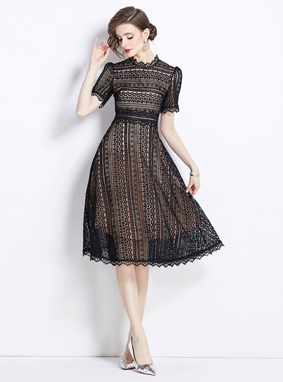 Short-sleeved Silm Waist Lace Dress