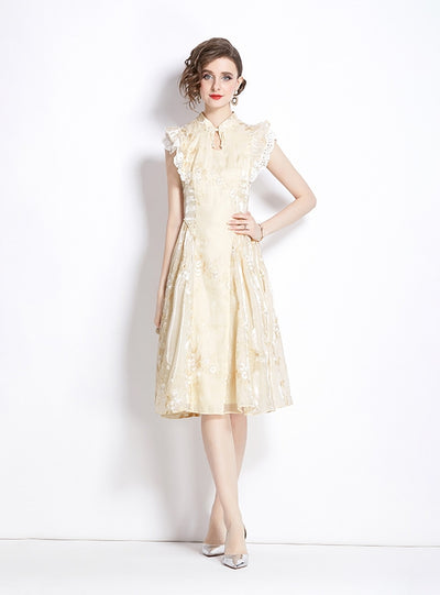 Retro Flying Sleeve Embroidered Dress