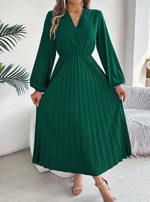 V-neck Long-sleeved Pleated Dress