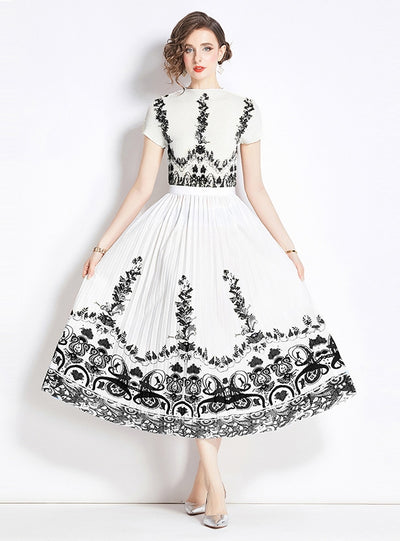 Retro Printed Short Sleeve T-shirt+Pleated Skirt Suit