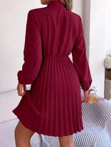 Long-sleeved Silm Waist Pleated Dress