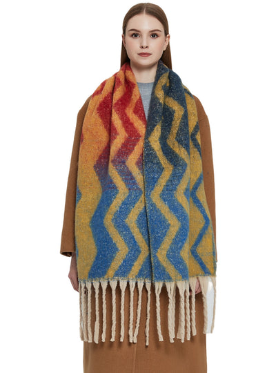 Jacquard Coarse Tassel Gradient Wavy Scarf