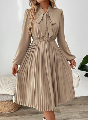 Butterfly Solid Color Buckle Pleated Dress