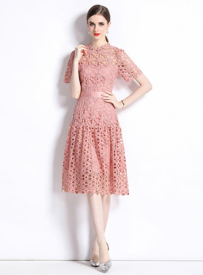 Retro Short Sleeve Round Neck Lace Dress