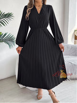 V-neck Long-sleeved Pleated Dress