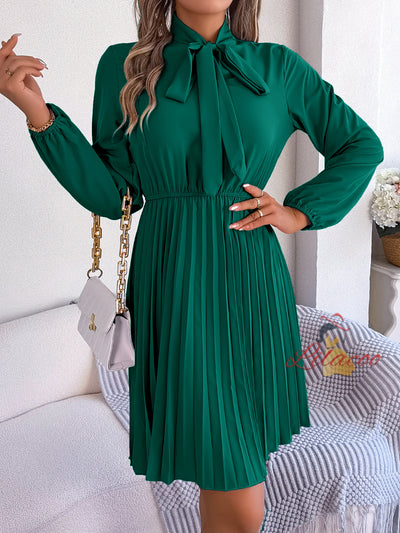 Long-sleeved Silm Waist Pleated Dress