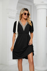 Solid Color Stitching V-neck Short Sleeve Pocket Dress