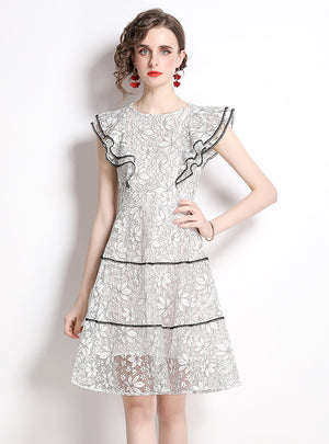 Retro Lace Hollow Round Neck Slim Dress