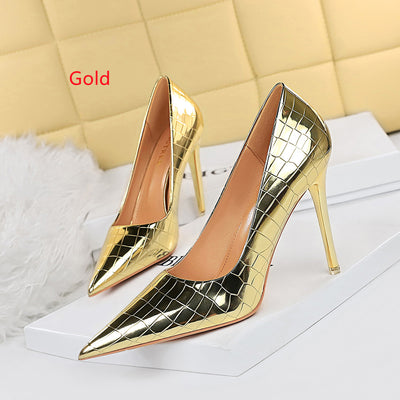 Women's Metal Pattern Retro Singles Shoes