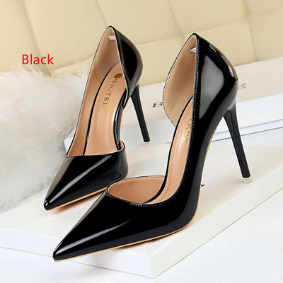 Metal Shallow Mouth Pointed Shoes