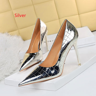 Women's Metal Pattern Retro Singles Shoes