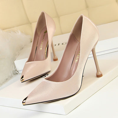 Shallow Metal Pointed Shoes