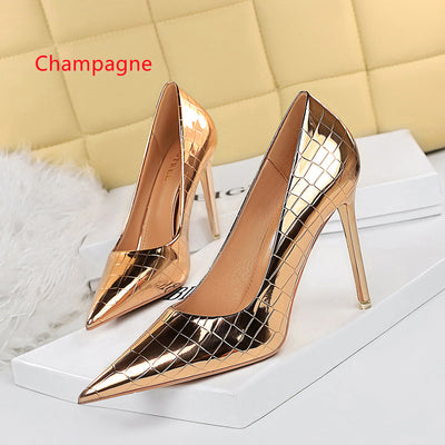 Women's Metal Pattern Retro Singles Shoes