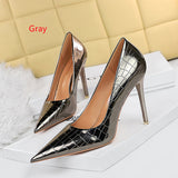 Women's Metal Pattern Retro Singles Shoes