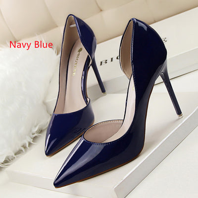 Lacquered Shallow-mouth Pointed Hollow Shoes