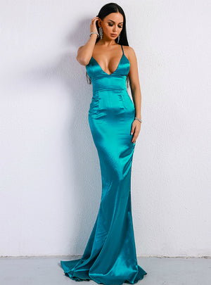 V-neck Solid Color Suspender Backless Evening Dress