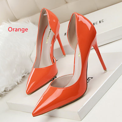 Lacquered Shallow-mouth Pointed Hollow Shoes